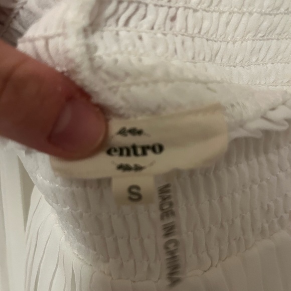 White flowy tiered top - Picture 2 of 2